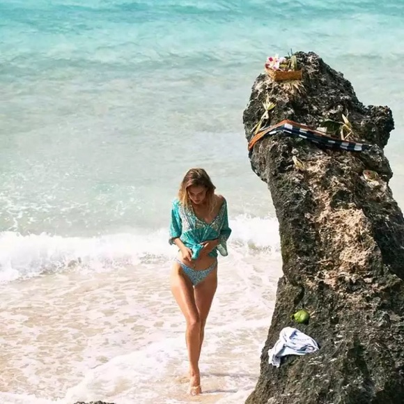 Green Bohemian Floral Button Neck 3/4 Sleeve Blouse Top w/ Tie - Picture 2 of 9